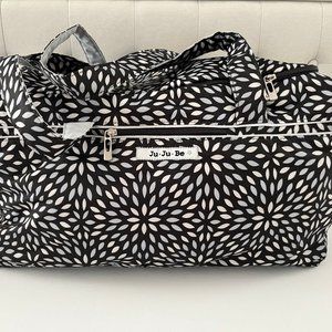 JuJuBe Lightweight Travel Duffel Bag - Starlet - Platinum Petals